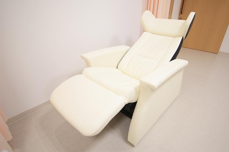 点滴用リクライニングソファー