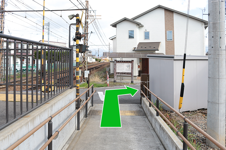 （長野行方面）出口を出て右に進みます